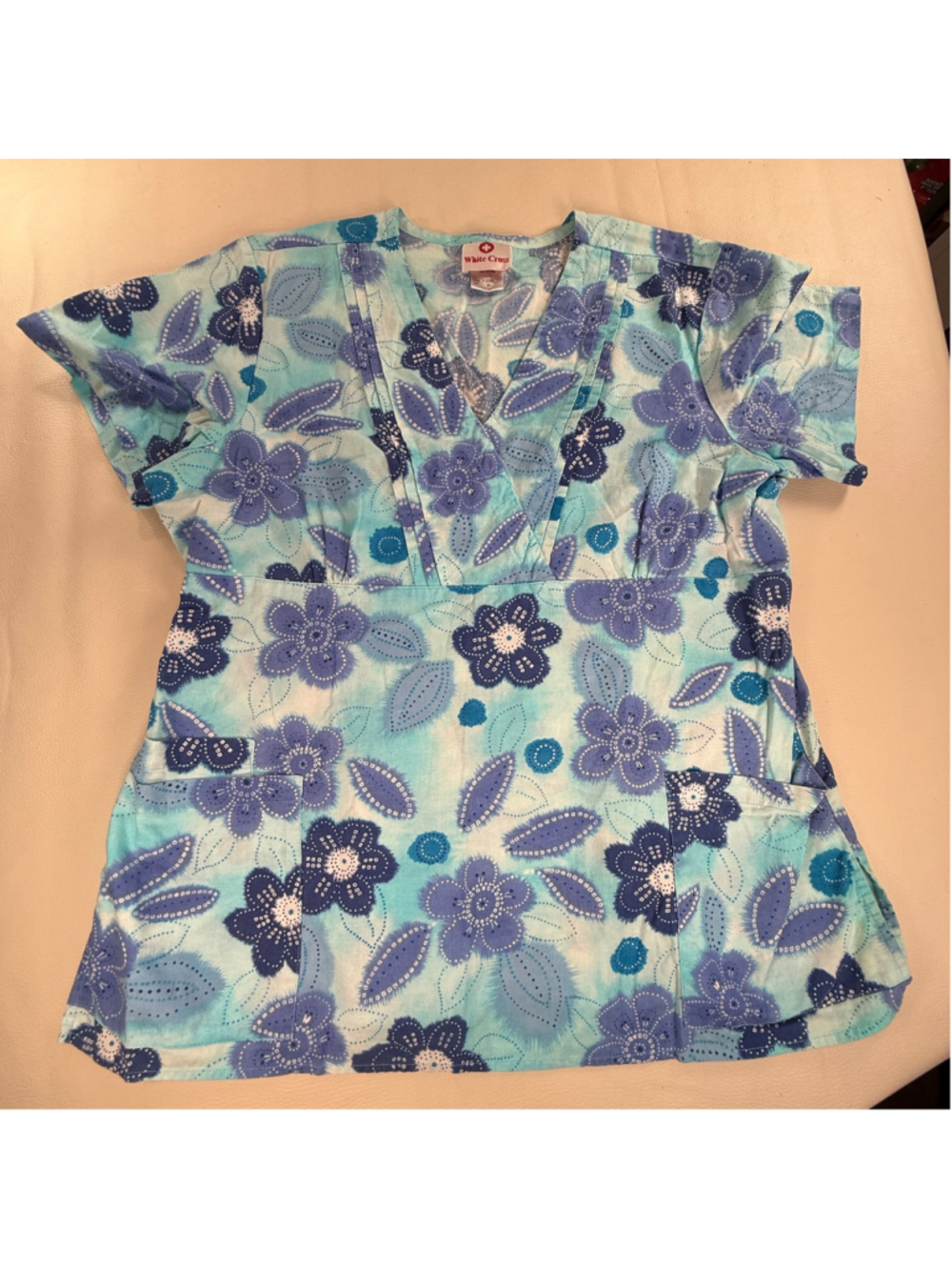 White Cross Scrub Top XL Blue Floral Print V Neck Nurse Medical Uniform Pockets
